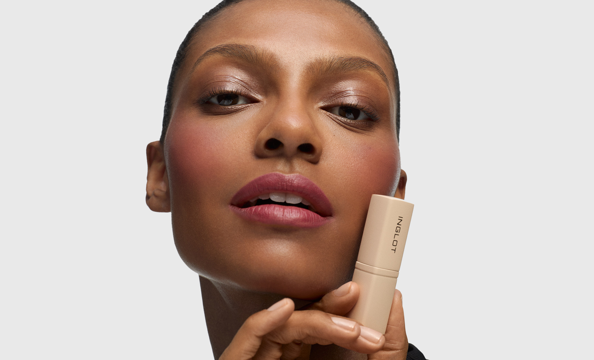 -20% na pomadki i konturówki*